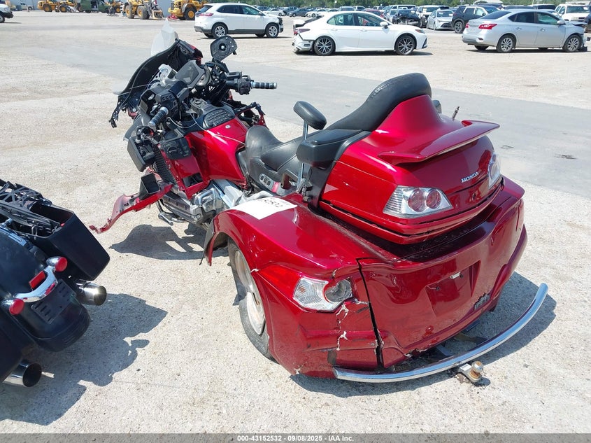 1HFSC47F38A710085 2008 HONDA GL1800C photo no. 3