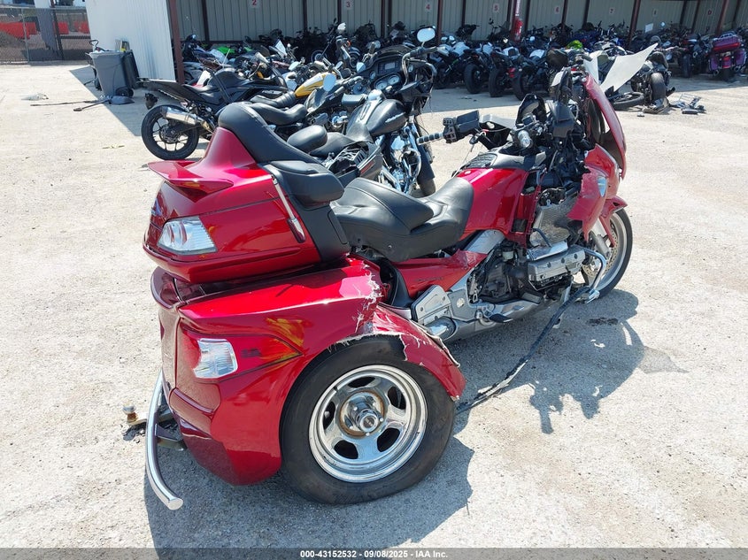 1HFSC47F38A710085 2008 HONDA GL1800C photo no. 4