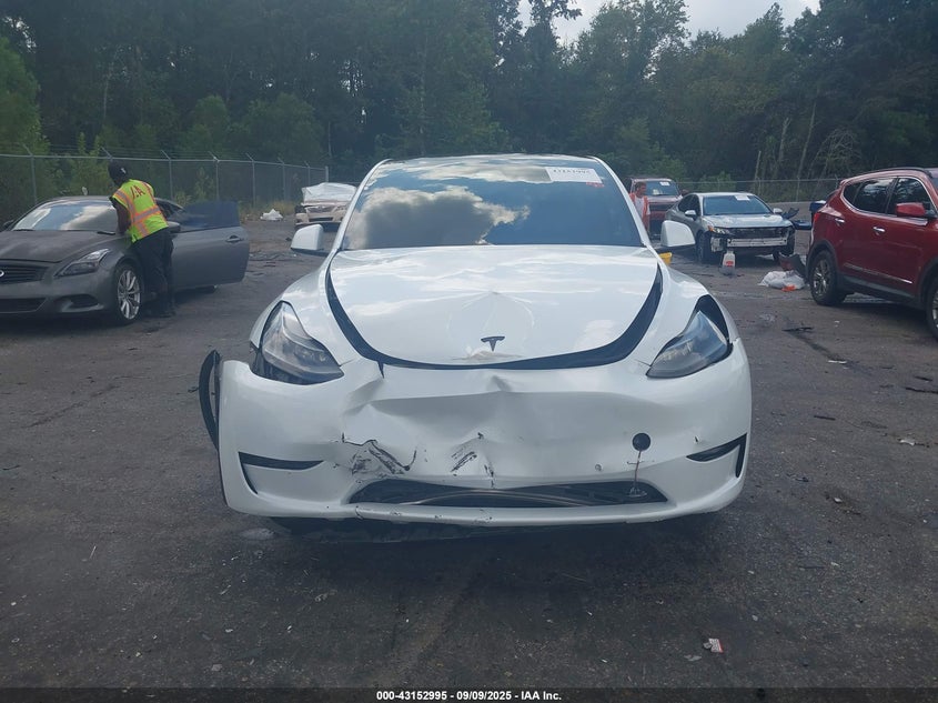2022 Tesla Model Y Performance Dual Motor All-Wheel Drive VIN: 7SAYGDEF6NF467907 Lot: 43152995