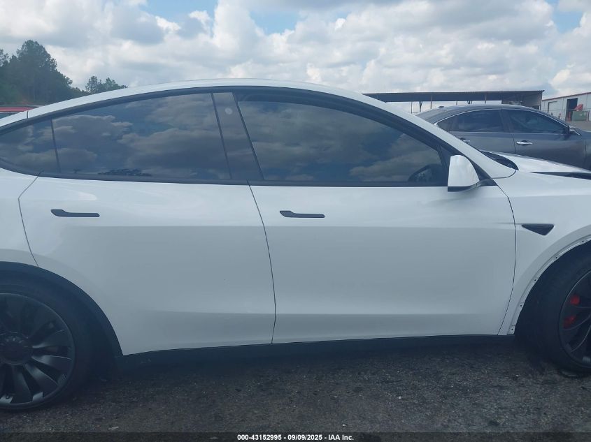 2022 Tesla Model Y Performance Dual Motor All-Wheel Drive VIN: 7SAYGDEF6NF467907 Lot: 43152995