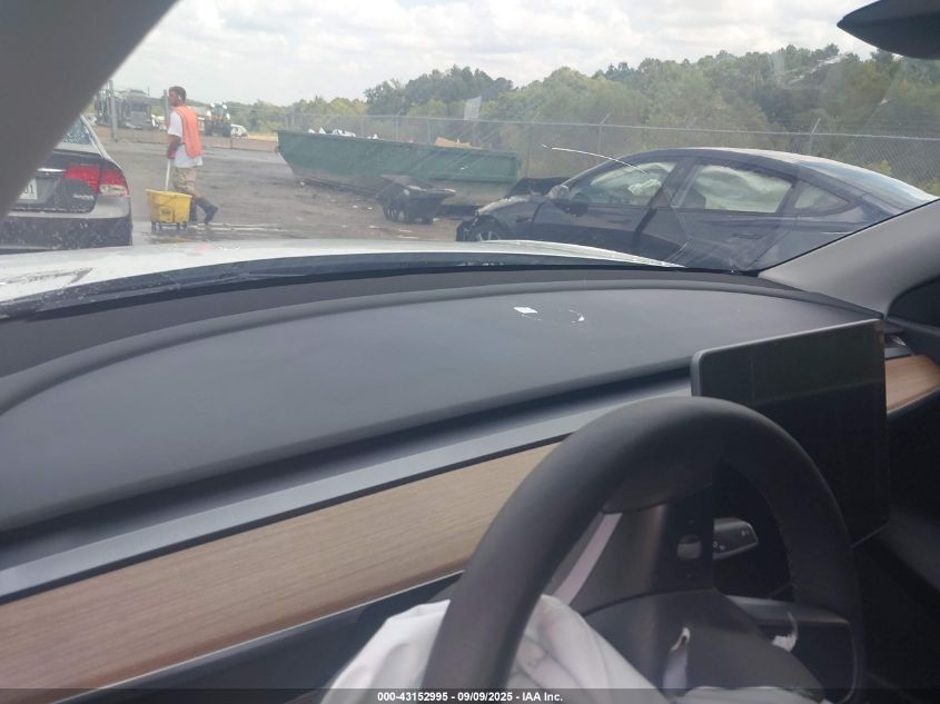 2022 Tesla Model Y Performance Dual Motor All-Wheel Drive VIN: 7SAYGDEF6NF467907 Lot: 43152995