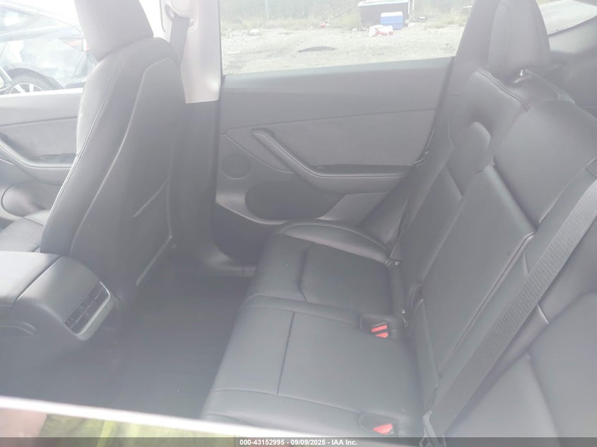 2022 Tesla Model Y Performance Dual Motor All-Wheel Drive VIN: 7SAYGDEF6NF467907 Lot: 43152995