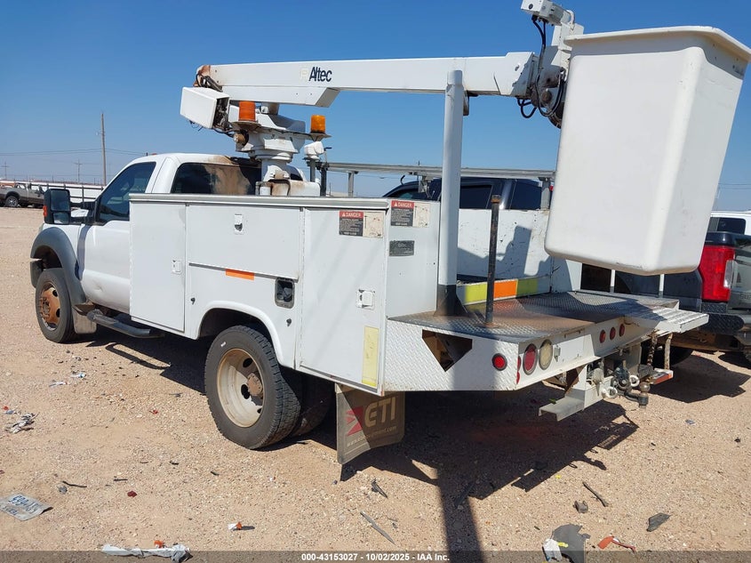 2015 Ford F-450 Chassis Xl white truck gasoline 1FDUF4GY2FED43581 photo #4