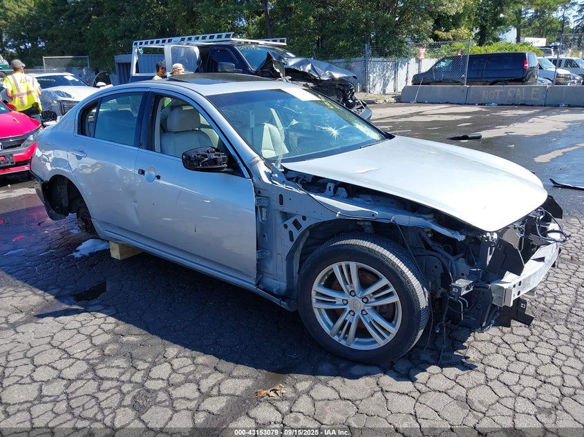 2015 INFINITI Q40 - JN1CV6AR8FM650035