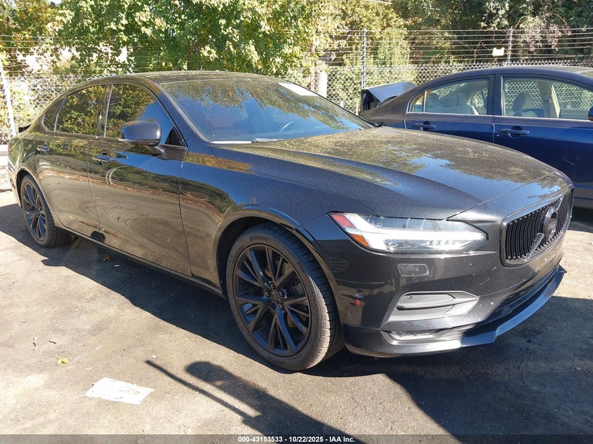 VOLVO S90 T5 MOMENTUM