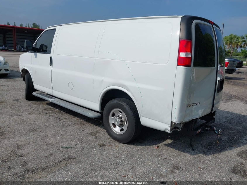 1GCWGAFPXM1249891 2021 CHEVROLET EXPRESS photo no. 3