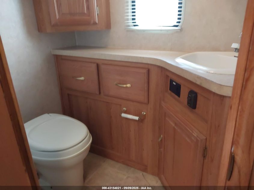 2004 Ford F550 Super Duty Stripped Chass VIN: 1F6NF53S940A02059 Lot: 43154021