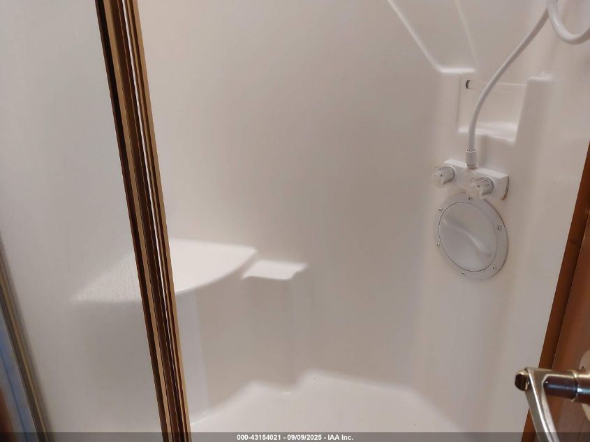 2004 Ford F550 Super Duty Stripped Chass VIN: 1F6NF53S940A02059 Lot: 43154021