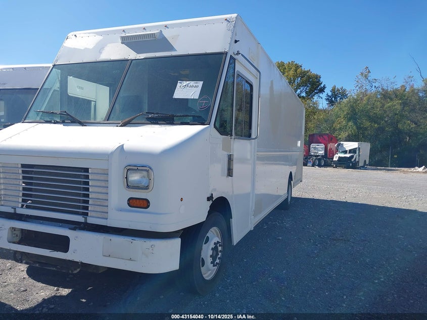 2015 Ford F-59 Commercial Stripped white other gasoline 1F66F5KY8F0A04026 photo #3