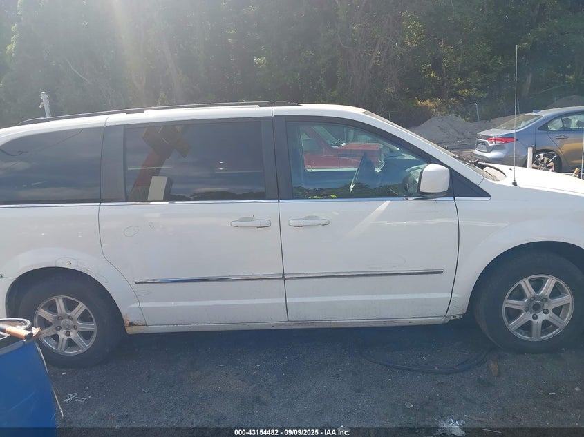 2010 Chrysler Town & Country Touring VIN: 2A4RR5D1XAR337192 Lot: 43154482