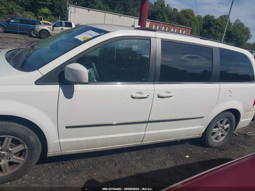 2010 Chrysler Town & Country Touring VIN: 2A4RR5D1XAR337192 Lot: 43154482