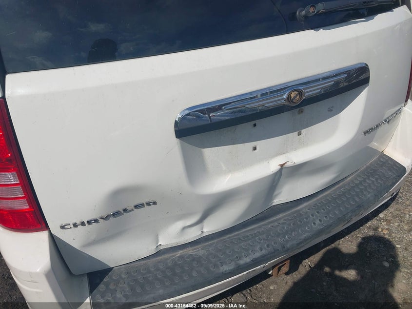 2010 Chrysler Town & Country Touring VIN: 2A4RR5D1XAR337192 Lot: 43154482