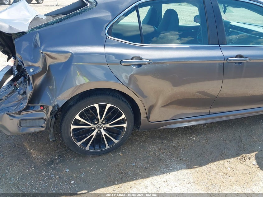 2020 TOYOTA CAMRY SE 4T1G11AK2LU305929