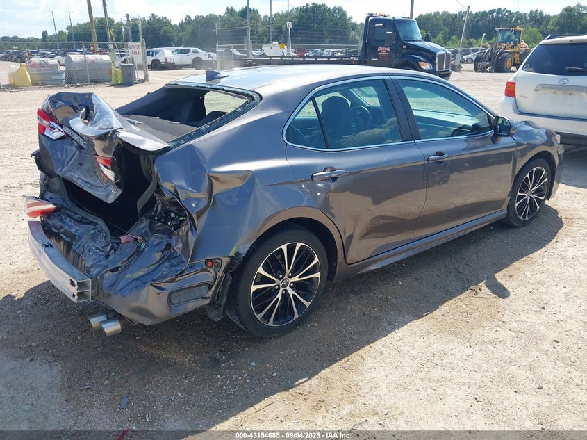 2020 TOYOTA CAMRY SE 4T1G11AK2LU305929