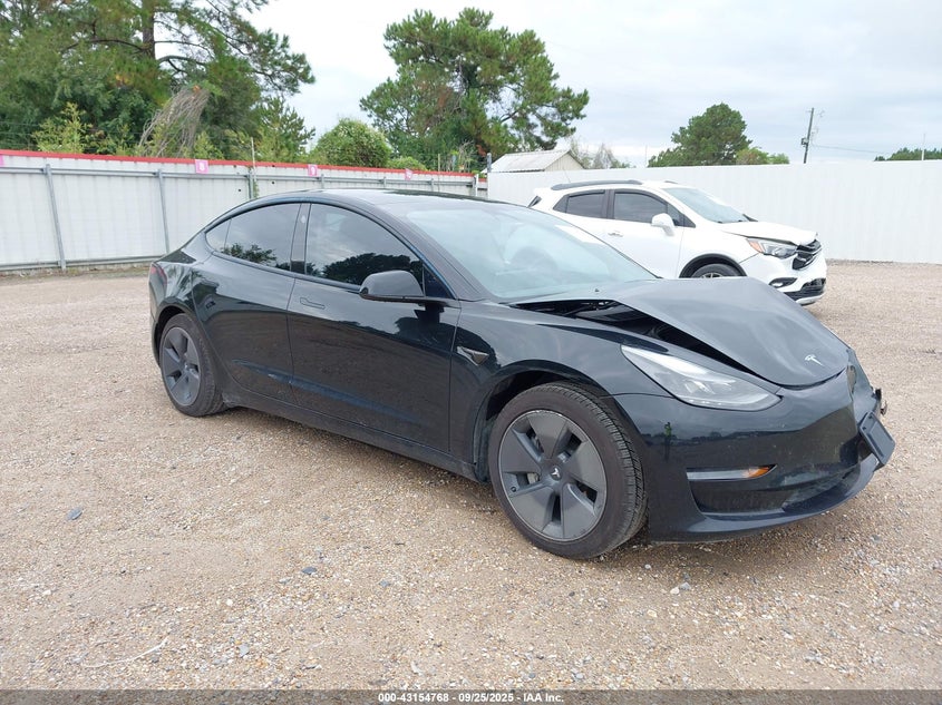 TESLA MODEL 3 REAR-WHEEL DRIVE