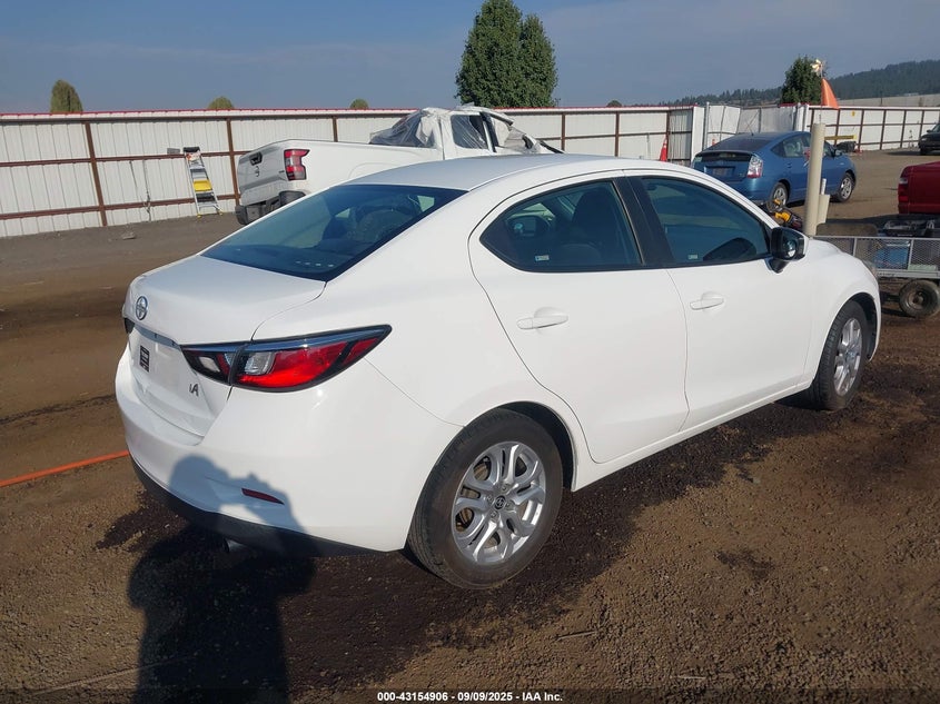 Vin: 3mydlbzv1gy117574, lot: 43649258, scion ia 20164