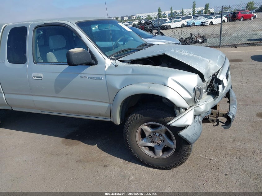 5TEWN72N82Z890716 2002 TOYOTA TACOMA photo no. 17
