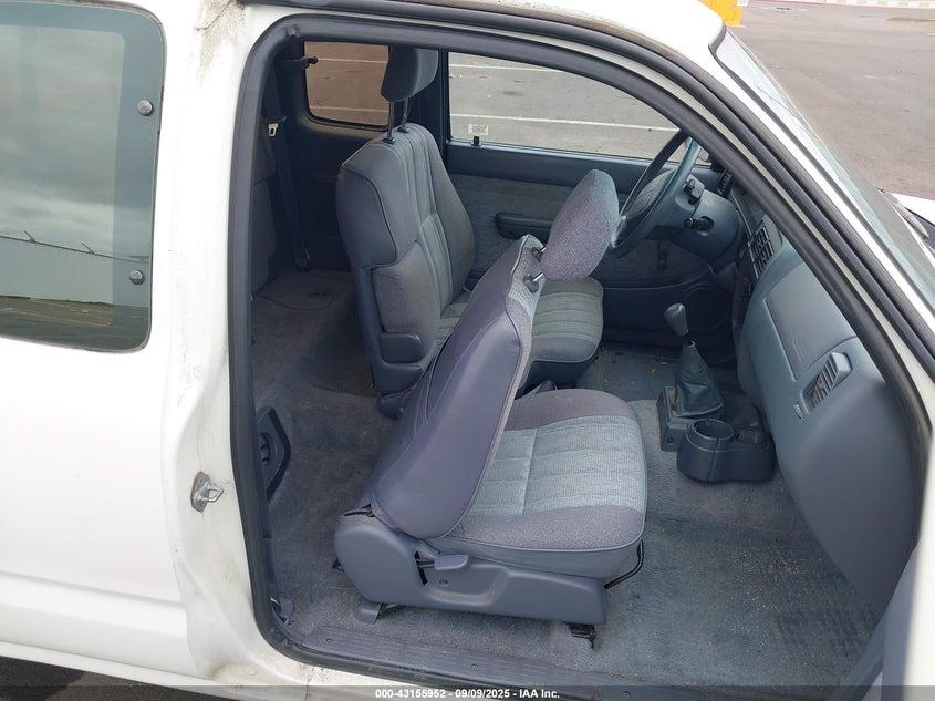 1998 Toyota Tacoma VIN: 4TAVL52N0WZ118990 Lot: 43155952