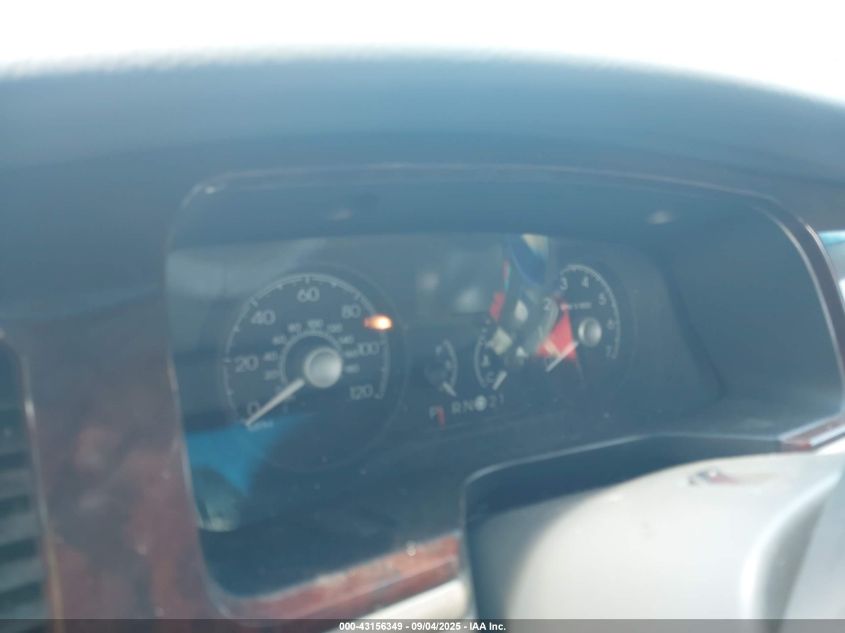 2007 Lincoln Town Car Signature VIN: 1LNHM81V77Y604877 Lot: 43156349