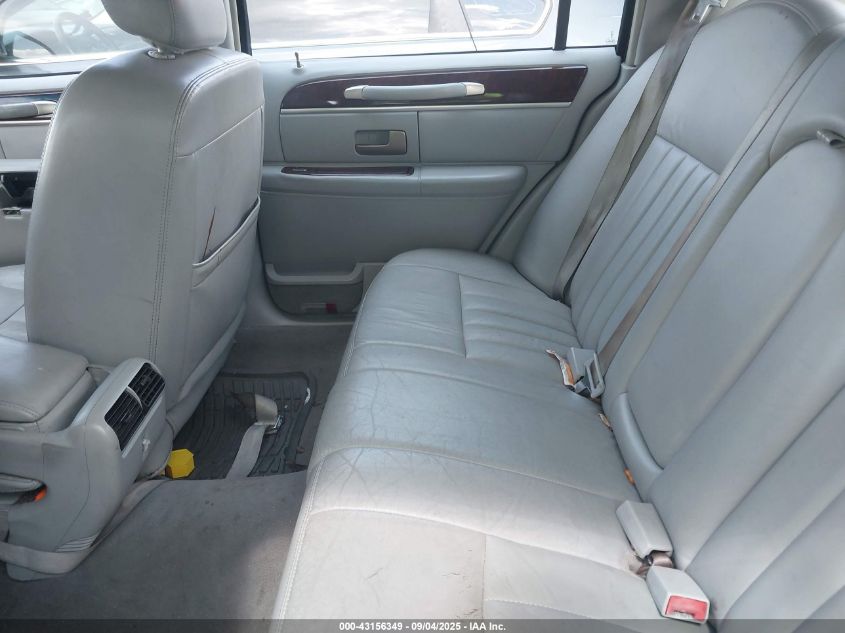 2007 Lincoln Town Car Signature VIN: 1LNHM81V77Y604877 Lot: 43156349