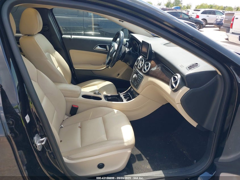 2015 MERCEDES-BENZ GLA 250 WDCTG4EB0FJ187361