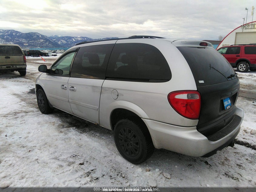 2C4GP44R35R525920 2005 CHRYSLER TOWN & COUNTRY photo no. 3