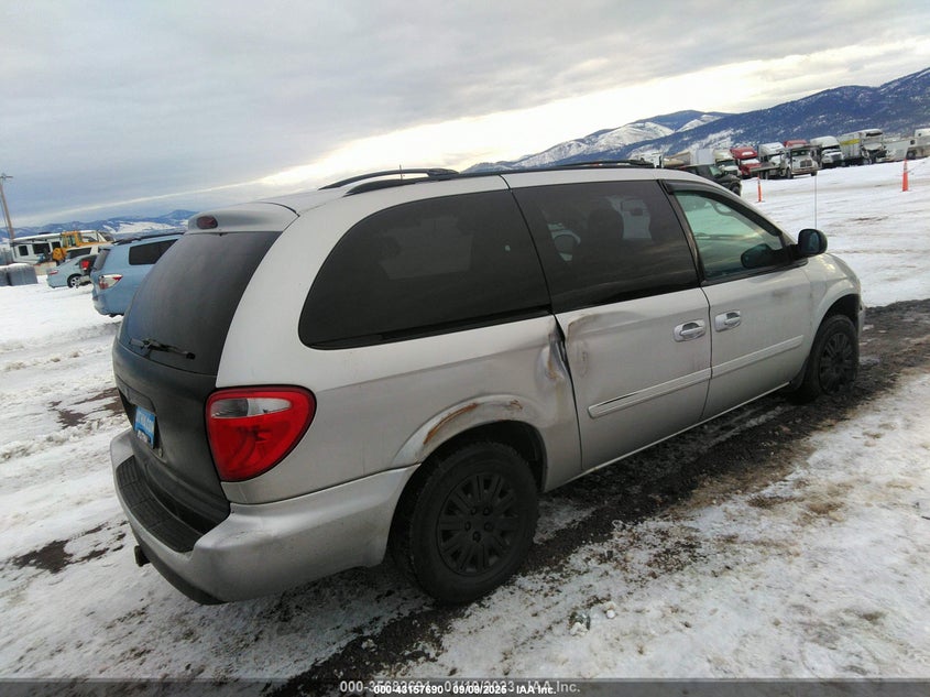 2C4GP44R35R525920 2005 CHRYSLER TOWN & COUNTRY photo no. 4