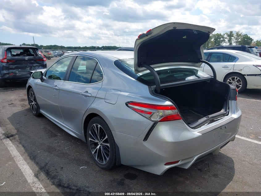 2018 TOYOTA CAMRY SE 4T1B11HK7JU660222