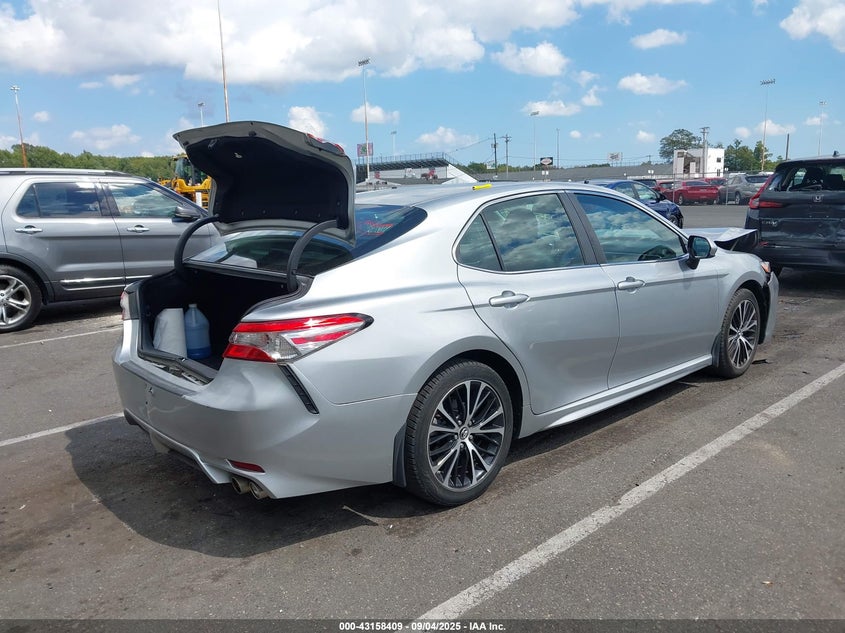 2018 TOYOTA CAMRY SE 4T1B11HK7JU660222