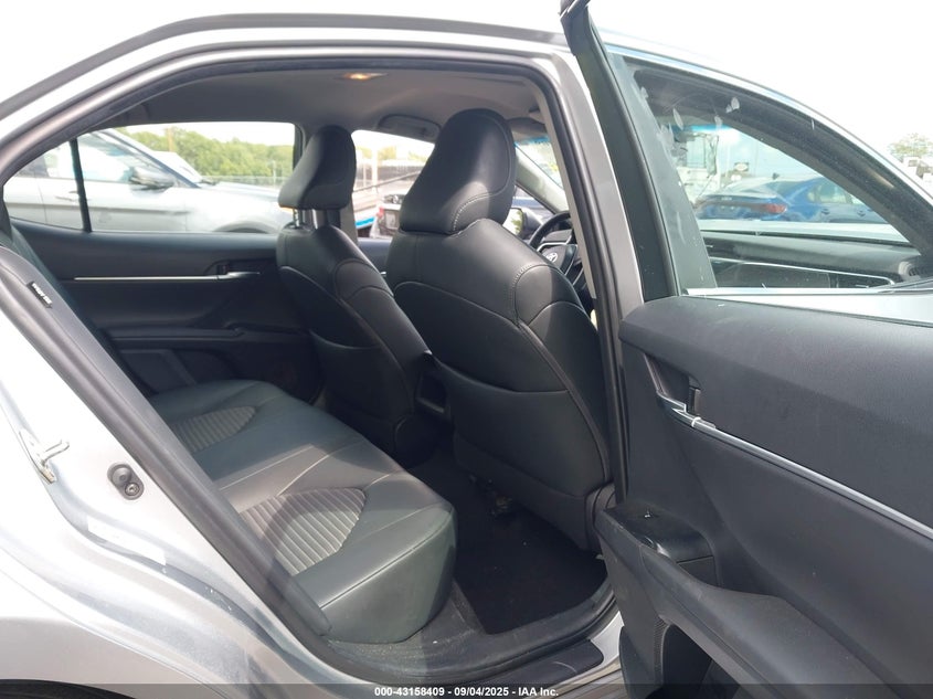 2018 TOYOTA CAMRY SE 4T1B11HK7JU660222