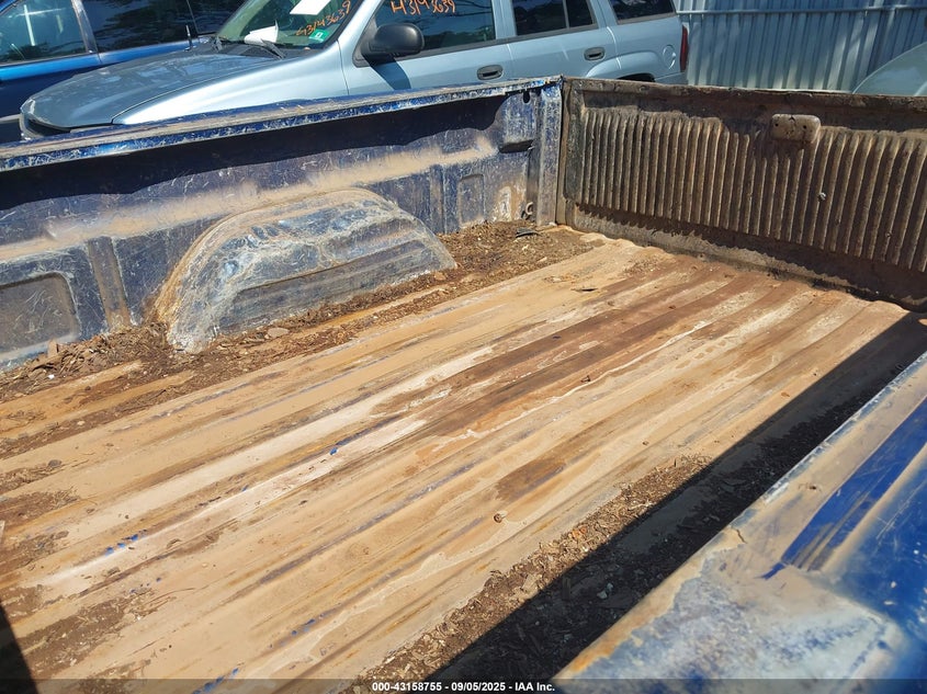 2003 Chevrolet Silverado 1500 Work Truck VIN: 2GCEC19X731377274 Lot: 43158755