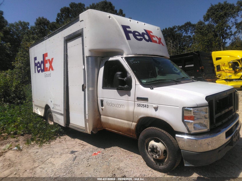 2022 Ford E-450 Cutaway