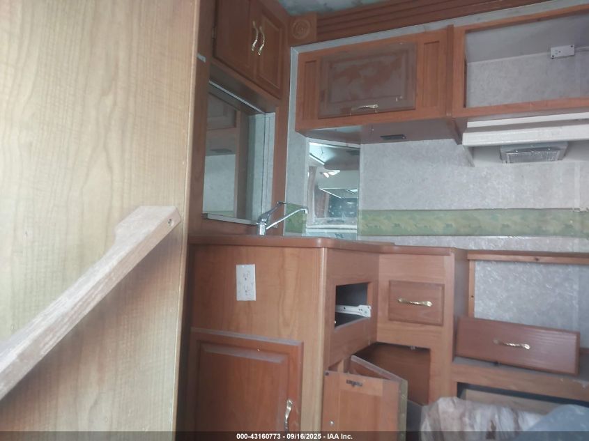 2002 Ford Econoline Commercial Cutaway Standard VIN: 1FDXE45S62HB37364 Lot: 43160773