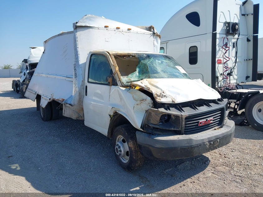 2009 GMC Savana Cutaway Work Van white other gasoline 1GDJG31K791902164 photo #1