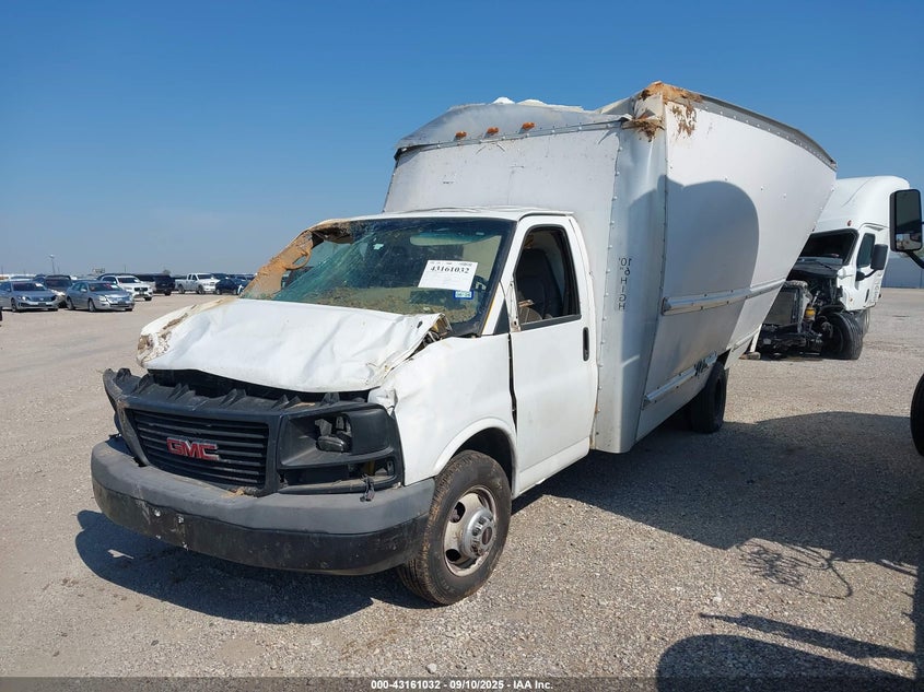 2009 GMC Savana Cutaway Work Van white other gasoline 1GDJG31K791902164 photo #3