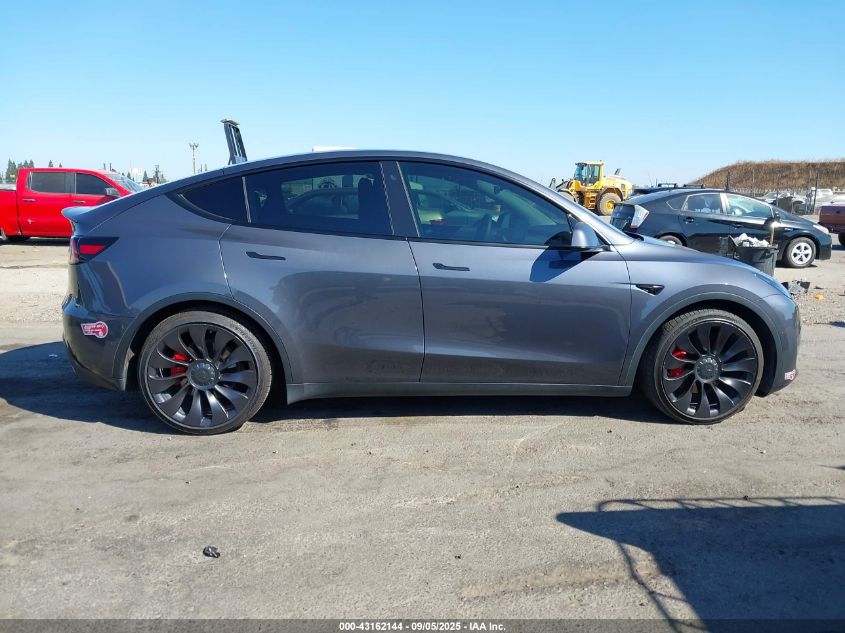 2022 Tesla Model Y Performance Dual Motor All-Wheel Drive VIN: 7SAYGDEF8NF391574 Lot: 43162144