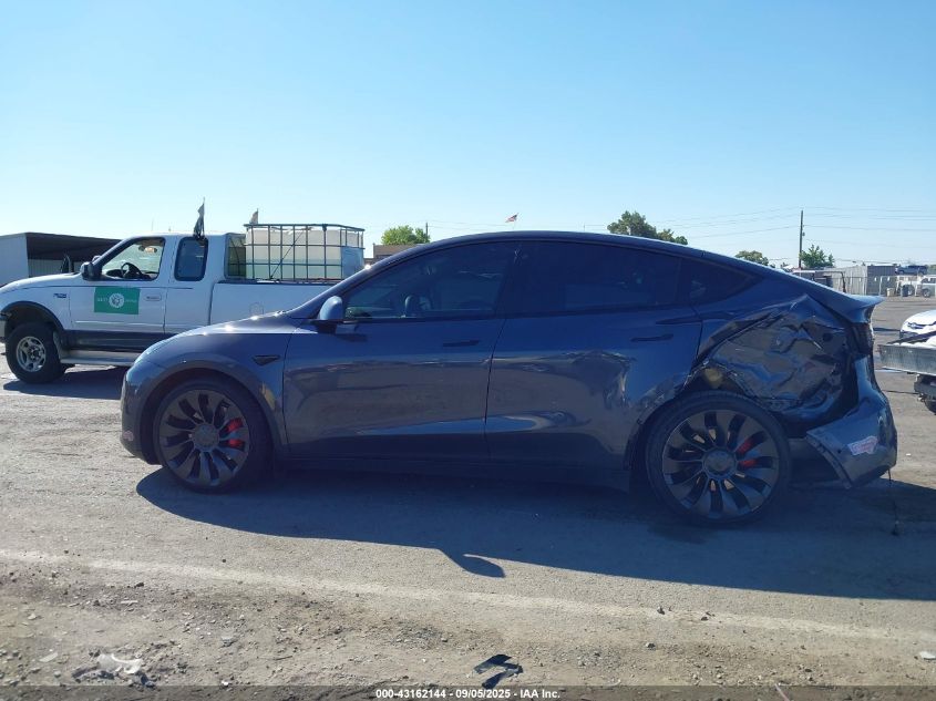 2022 Tesla Model Y Performance Dual Motor All-Wheel Drive VIN: 7SAYGDEF8NF391574 Lot: 43162144