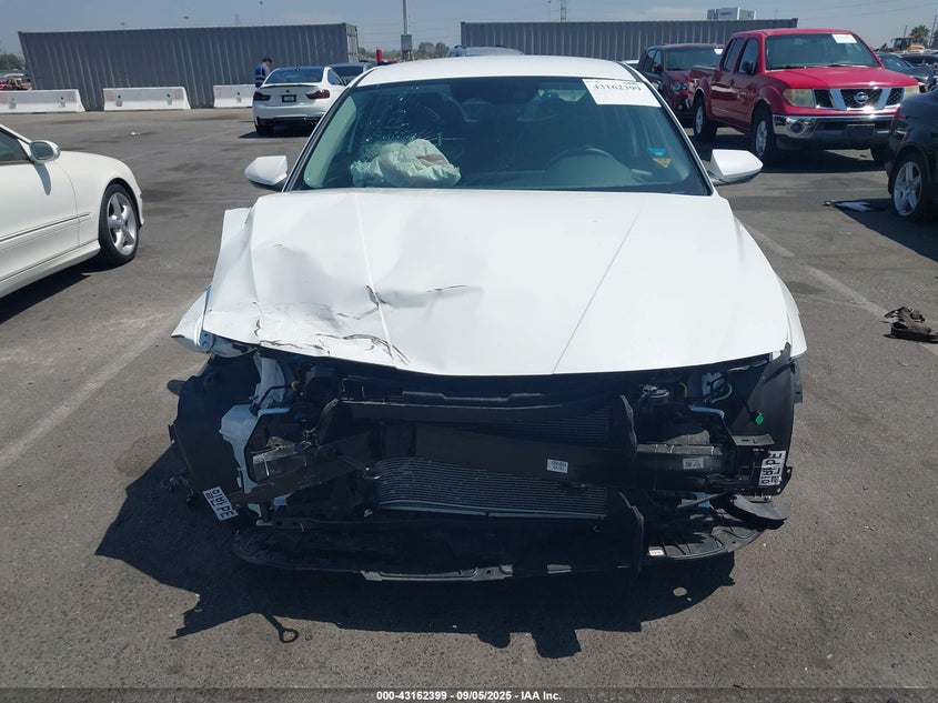 2024 HYUNDAI ELANTRA SE - KMHLL4DG3RU817838