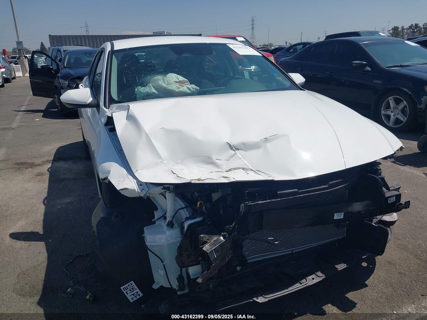 2024 HYUNDAI ELANTRA SE - KMHLL4DG3RU817838