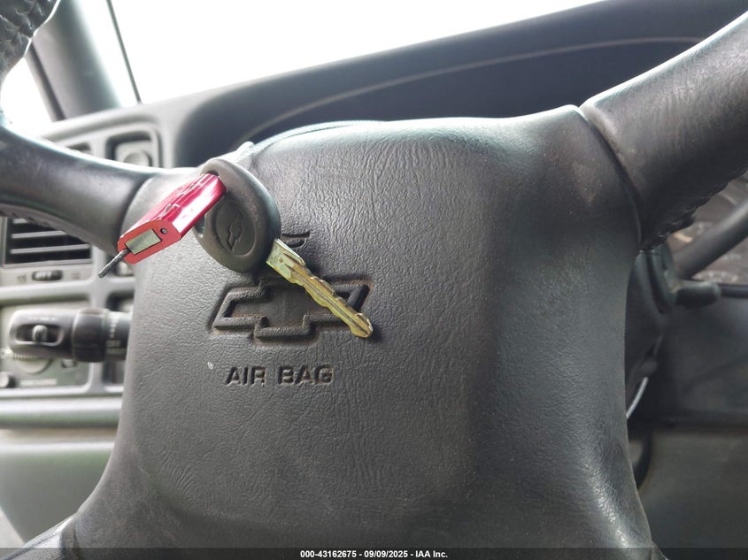 2000 Chevrolet Silverado 2500 Ls VIN: 1GCGK29U3YE246520 Lot: 43162675