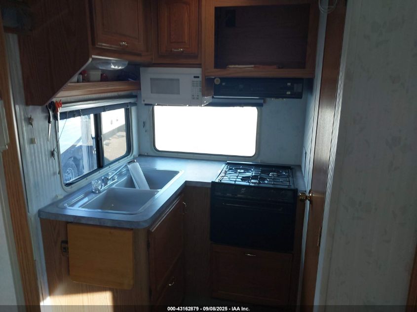 1995 Ford Econoline E350 Cutaway Van VIN: 1FDKE30G2SHA03913 Lot: 43162879