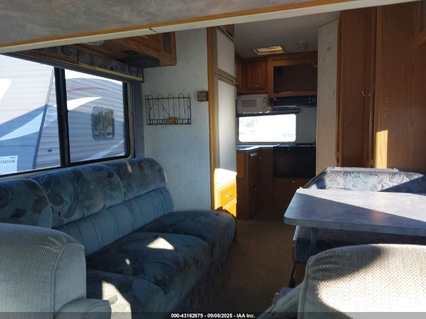 1995 Ford Econoline E350 Cutaway Van VIN: 1FDKE30G2SHA03913 Lot: 43162879