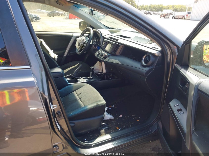 2016 TOYOTA RAV4 LE - JTMZFREV2GJ063054