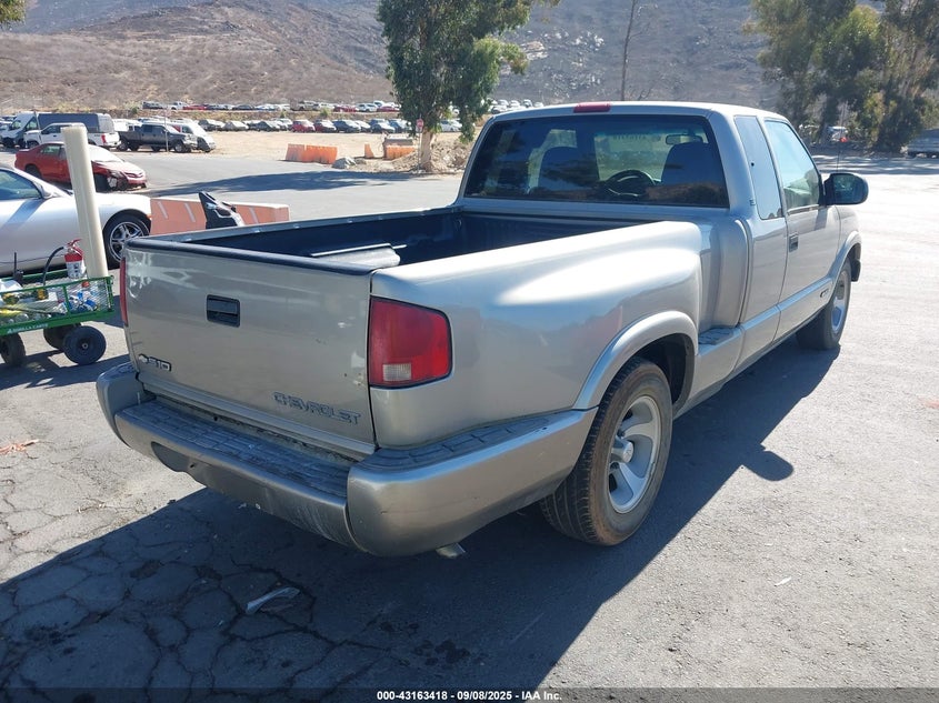 1GCCS19W4Y8272360 2000 CHEVROLET S-10 PICKUP photo no. 4