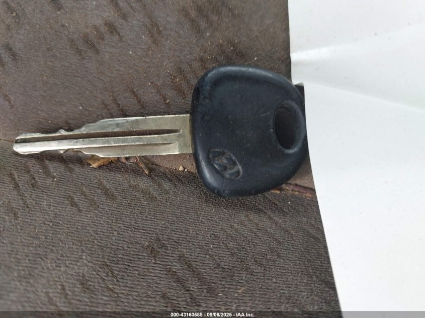 2005 Hyundai Elantra Gls/Gt VIN: KMHDN46D15U926875 Lot: 43163585