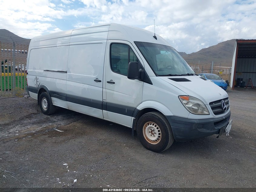 WD3PE8CBXB5596469 2011 Mercedes-Benz Sprinter 2500 High Roof auction photo 1