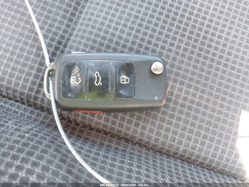 2011 Volkswagen Golf 2.5L 2-Door VIN: WVWBA7AJ0BW062679 Lot: 43164179