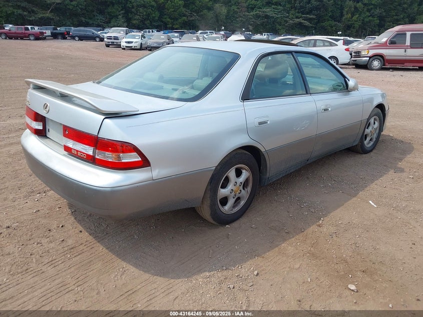 JT8BF28G3Y5078645 2000 LEXUS ES photo no. 4