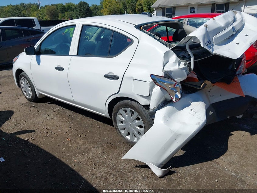 2016 NISSAN VERSA 1.6 S 3N1CN7APXGL858305