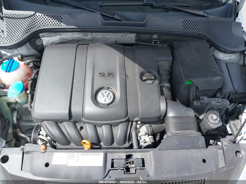 2012 Volkswagen Beetle 2.5L VIN: 3VWJP7AT4CM603646 Lot: 43164427